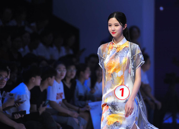 我校学生在第五届中国时尚之都网络模特大赛中