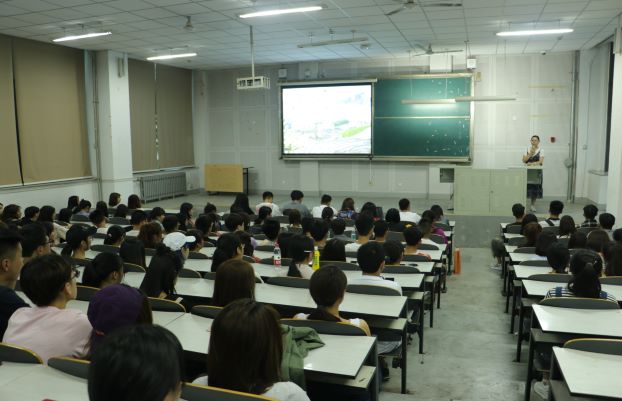 视觉传达设计学院顺利召开2018级新生大会和